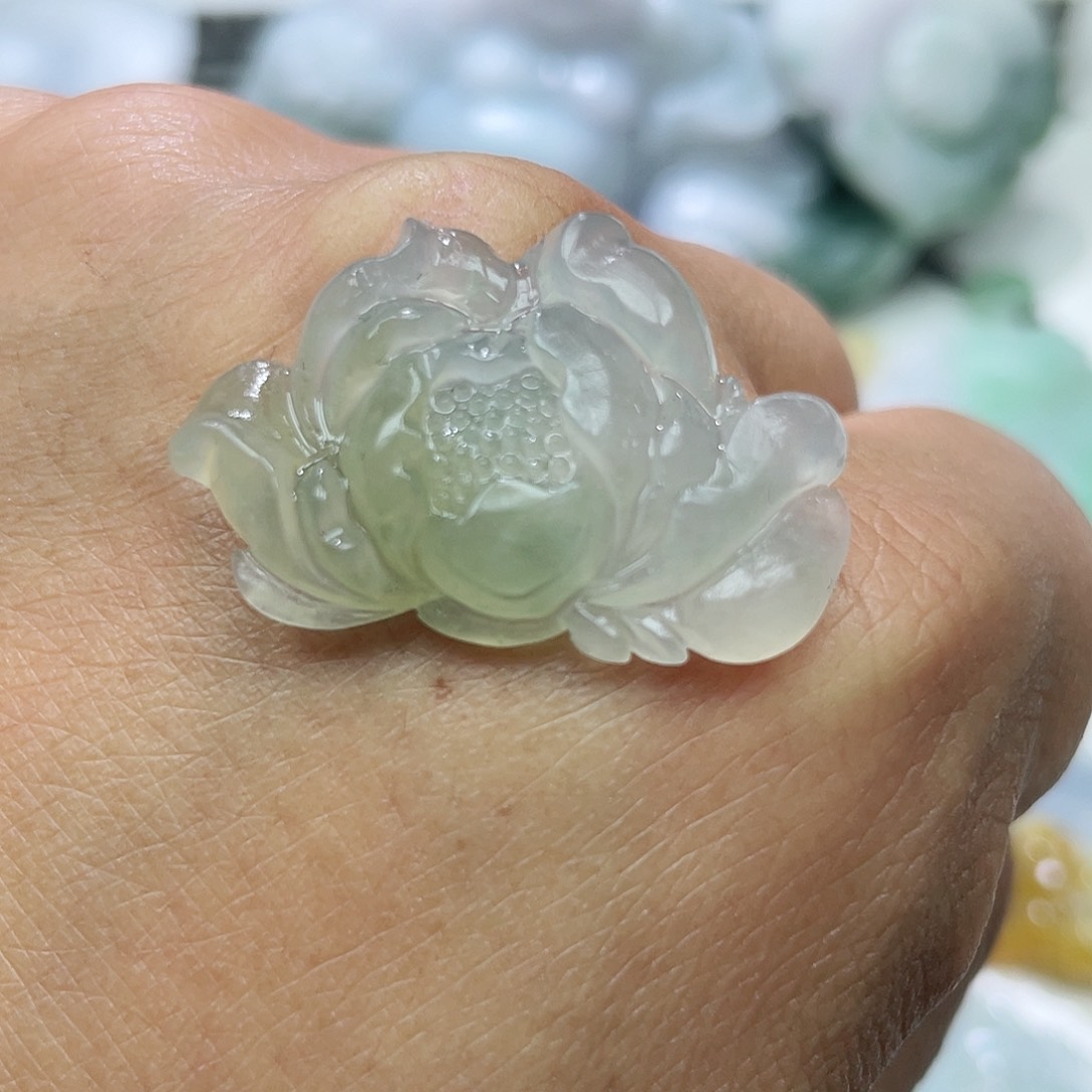 定制翡翠未镶嵌莲花、天然翡翠A货