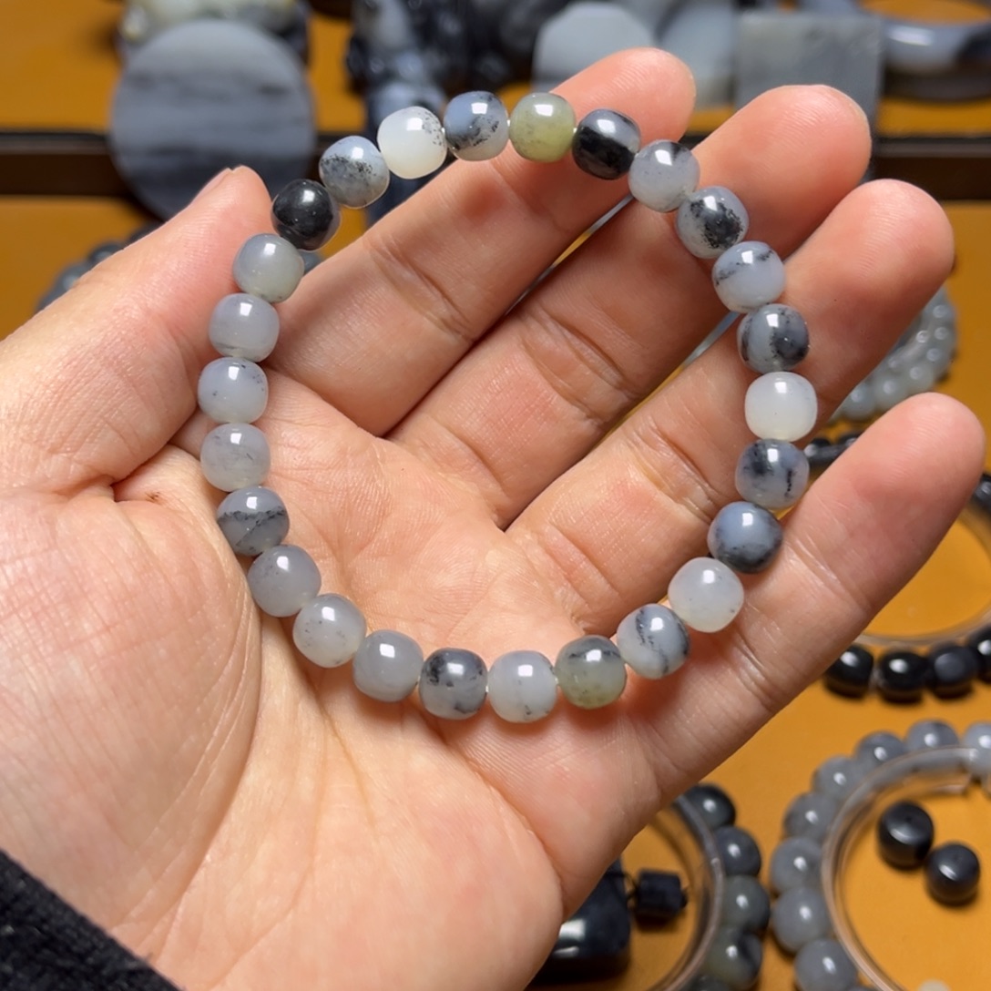 古***月和田玉未镶嵌手链不退换