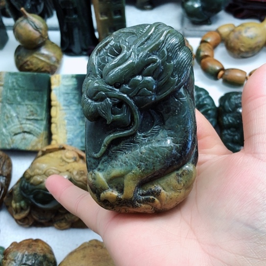 岫岩河磨玉（透闪石质玉）把件未镶嵌