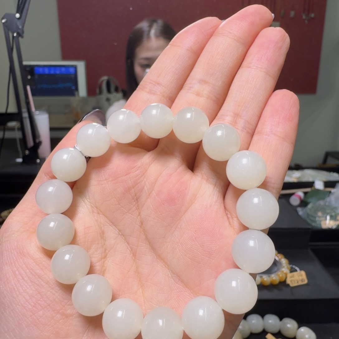 未镶嵌和田玉（糖玉）手链