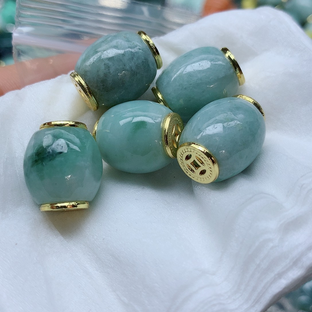 翡翠颈饰未镶嵌手串