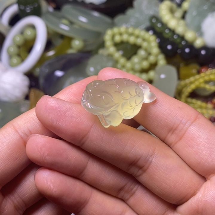 岫玉岫玉颈饰未镶嵌