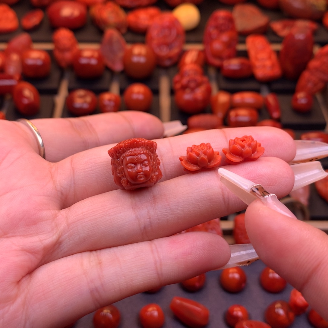 刺***猬南红玛瑙未镶嵌原矿三面佛➕莲花对珠11.7mm