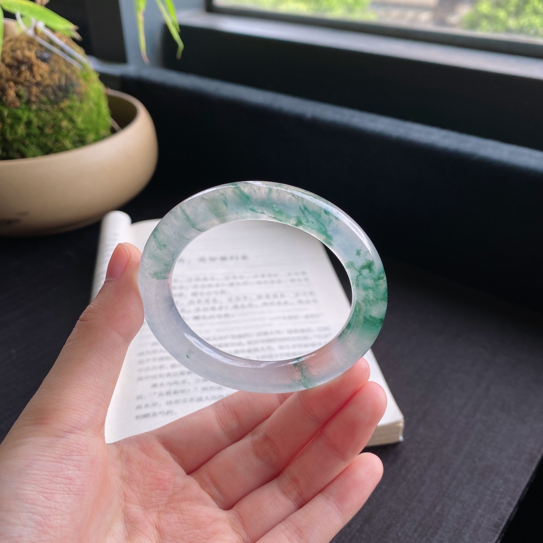 好色珠宝  圈口52缅甸老坑A货冰种飘花圆条女款翡翠手镯