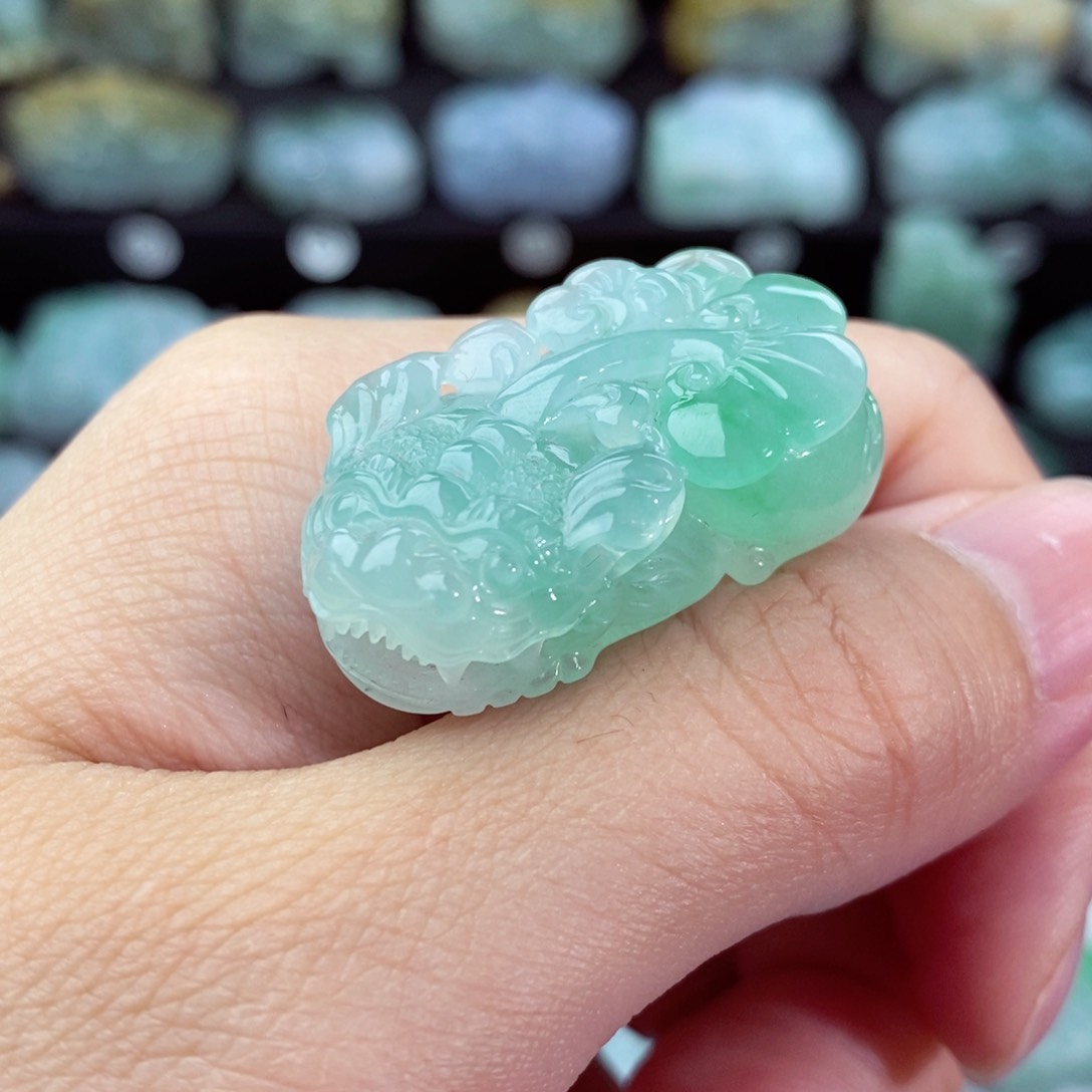 翡翠颈饰未镶嵌天然