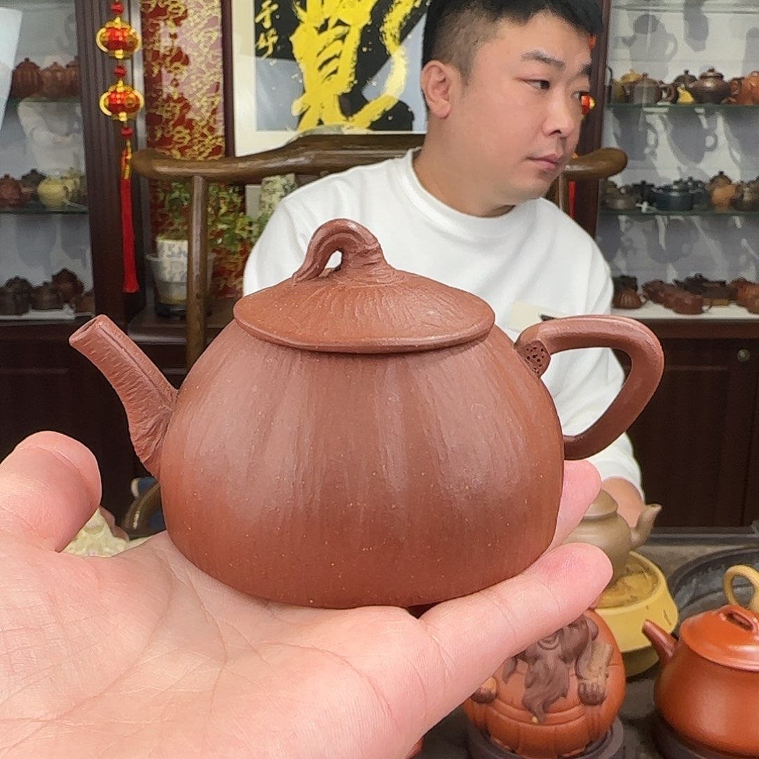 紫砂茶壶和底槽清