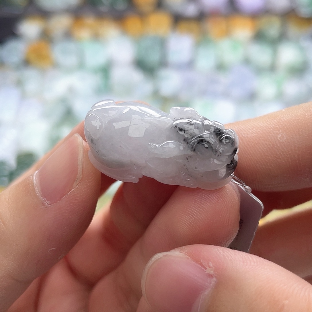 翡翠颈饰未镶嵌貔貅