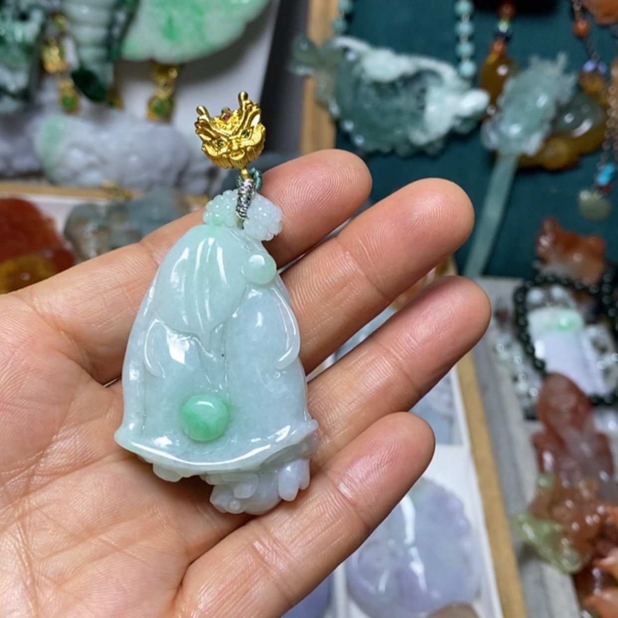 【闪购商品】翡翠吊坠(赠链)未镶嵌