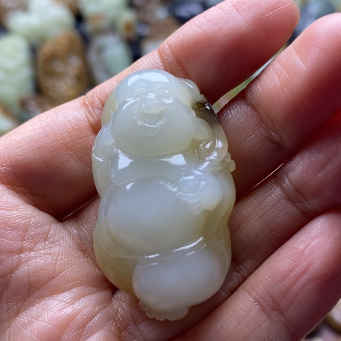 吊坠(不含链)未镶嵌和田玉（糖玉）璞*