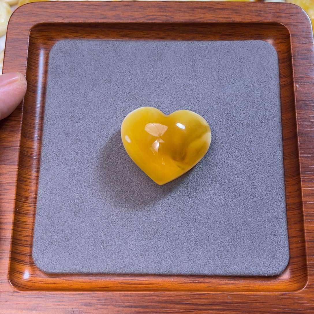 琥珀颈饰未镶嵌蜜蜡爱心