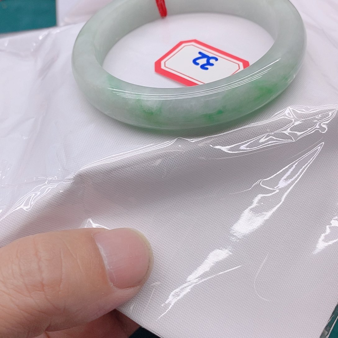 翡翠手镯未镶嵌柒*?32222222222