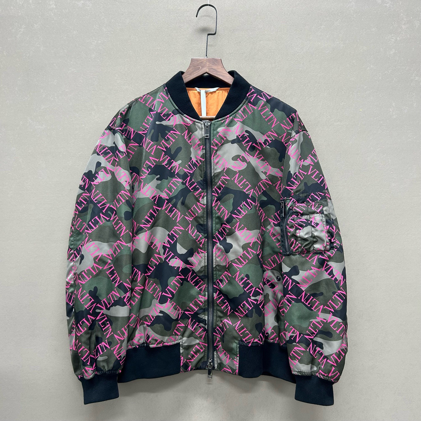 99新 Valentino/华伦天奴 迷彩满印拉链外套 44码 ys000602