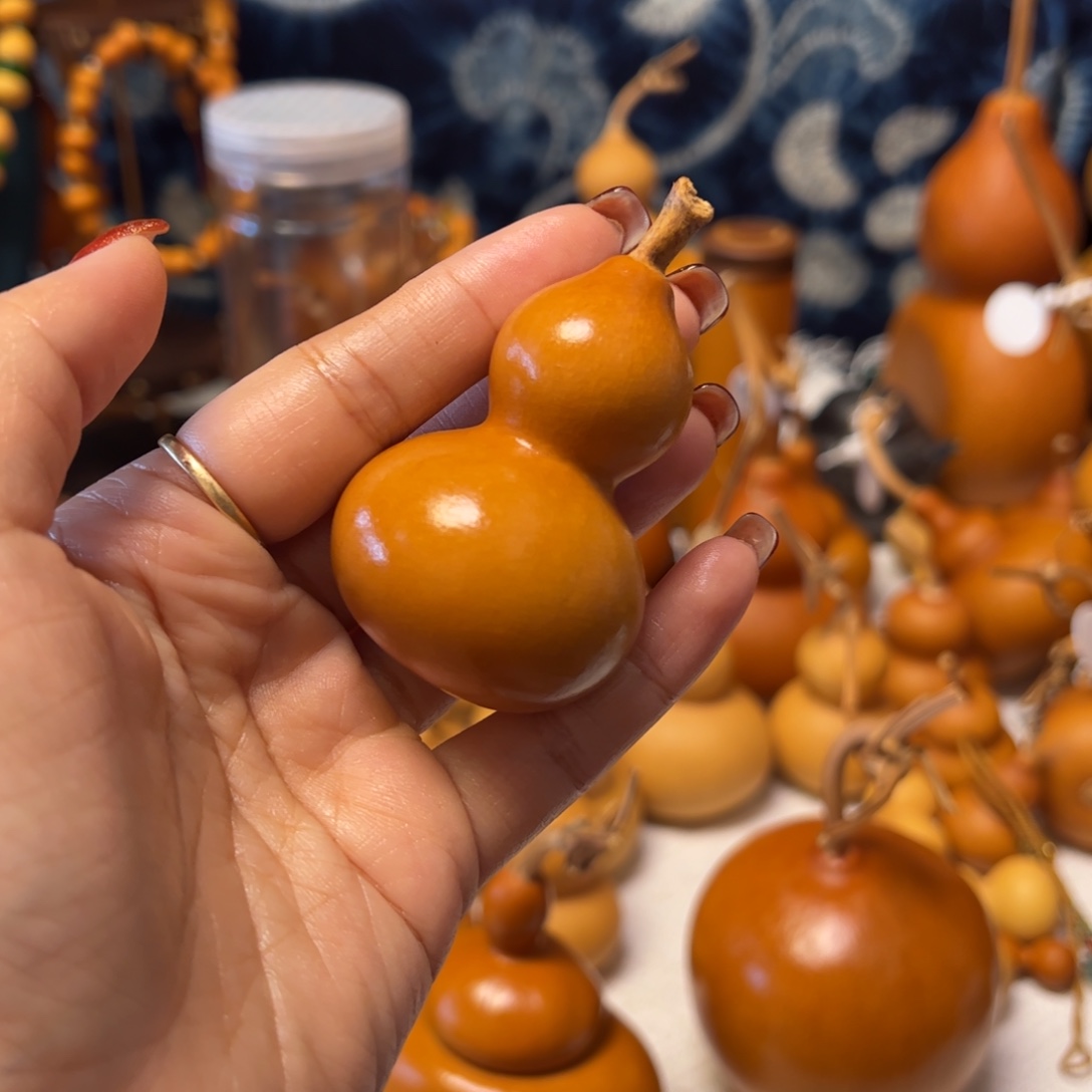 天***工我是一只手牵着手一起的