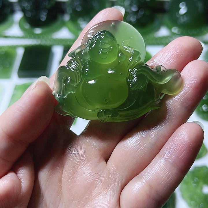 蛋***儿蛇纹石玉未镶嵌颈饰