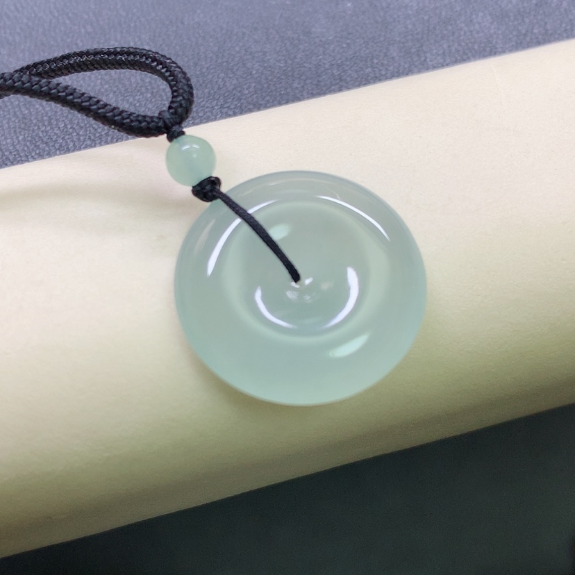 【闪购商品】翡翠颈饰未镶嵌平安扣