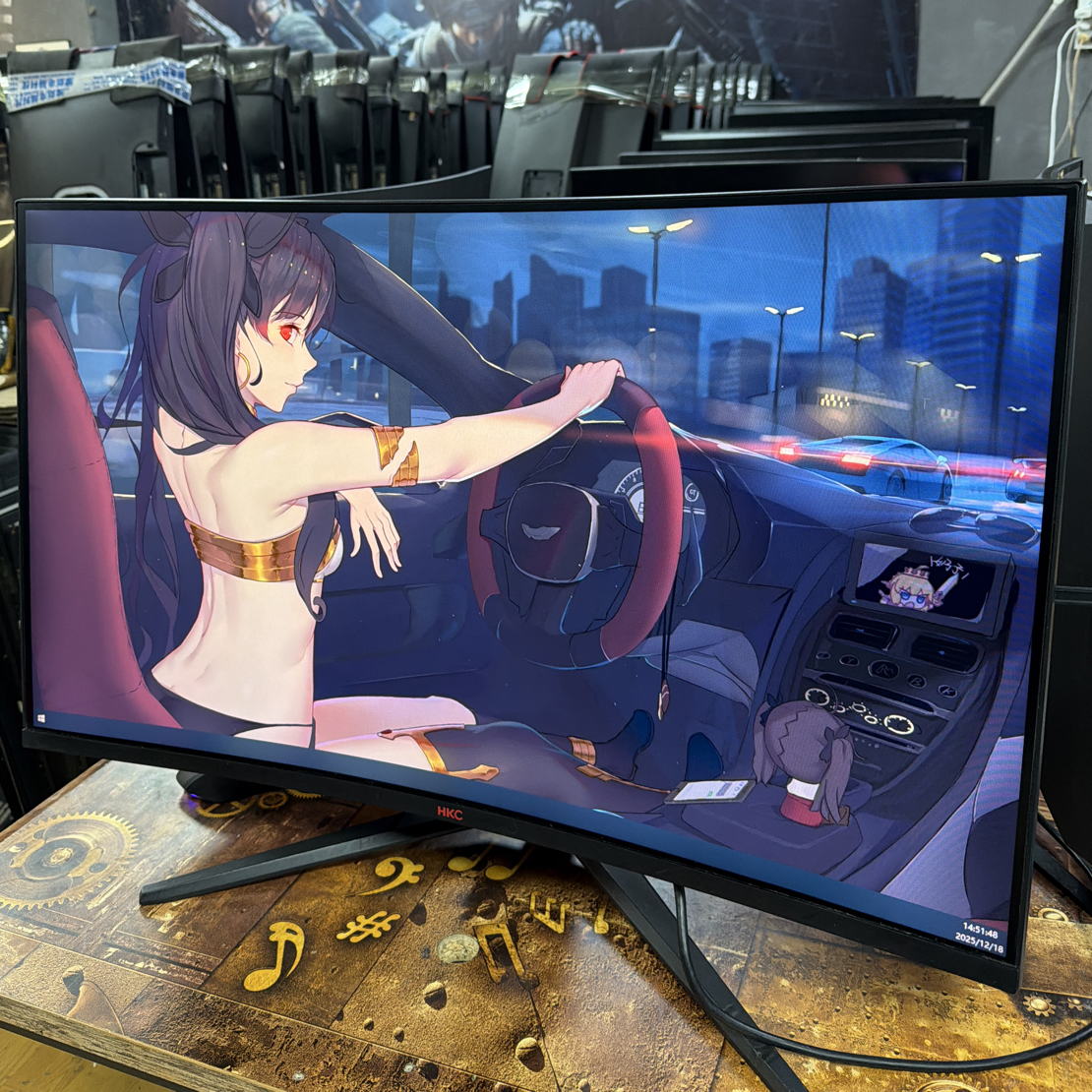 99新 HKC/惠科 HKC超薄无边框165赫兹曲面屏
