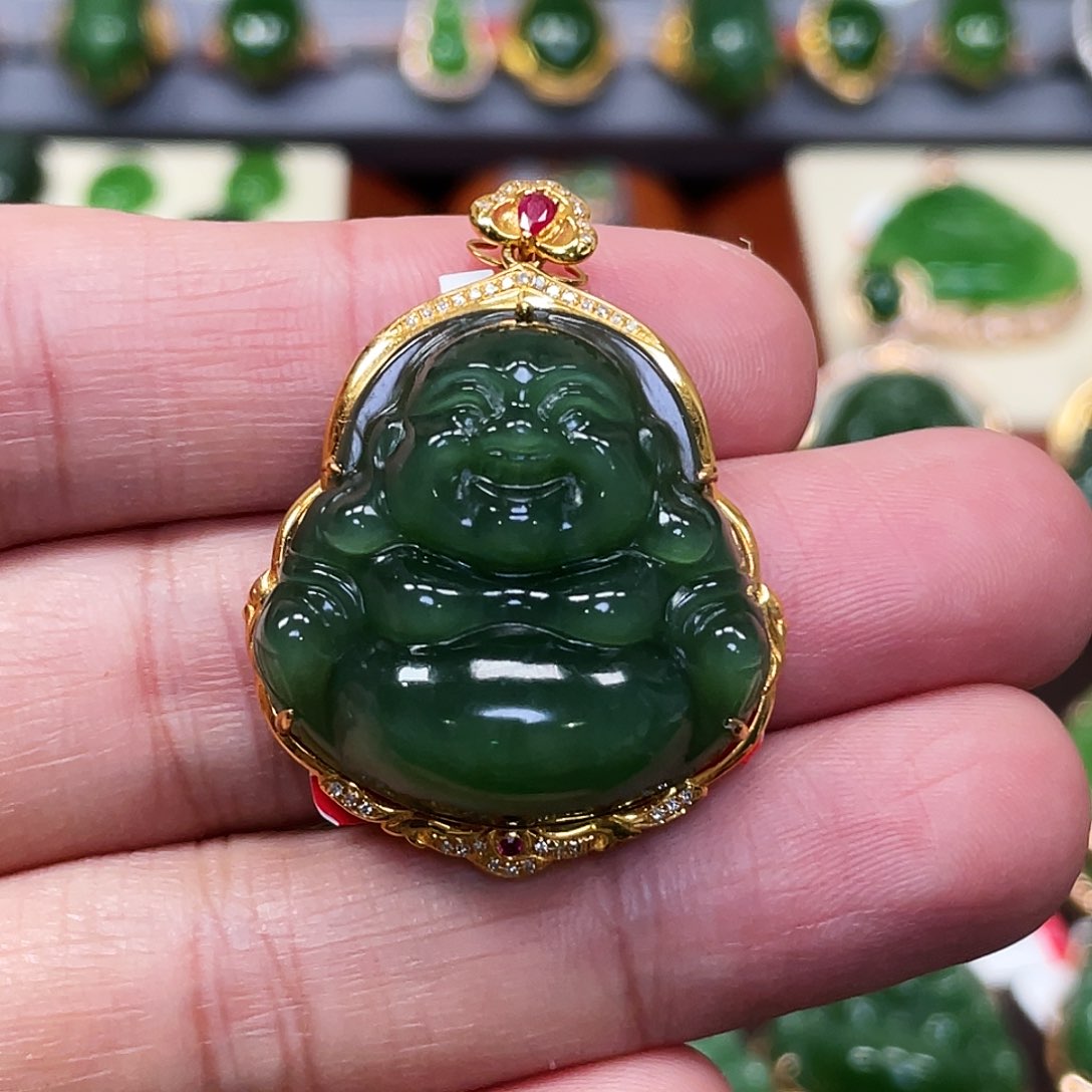 和田玉（碧玉）颈饰18K金镶嵌佛公28mm