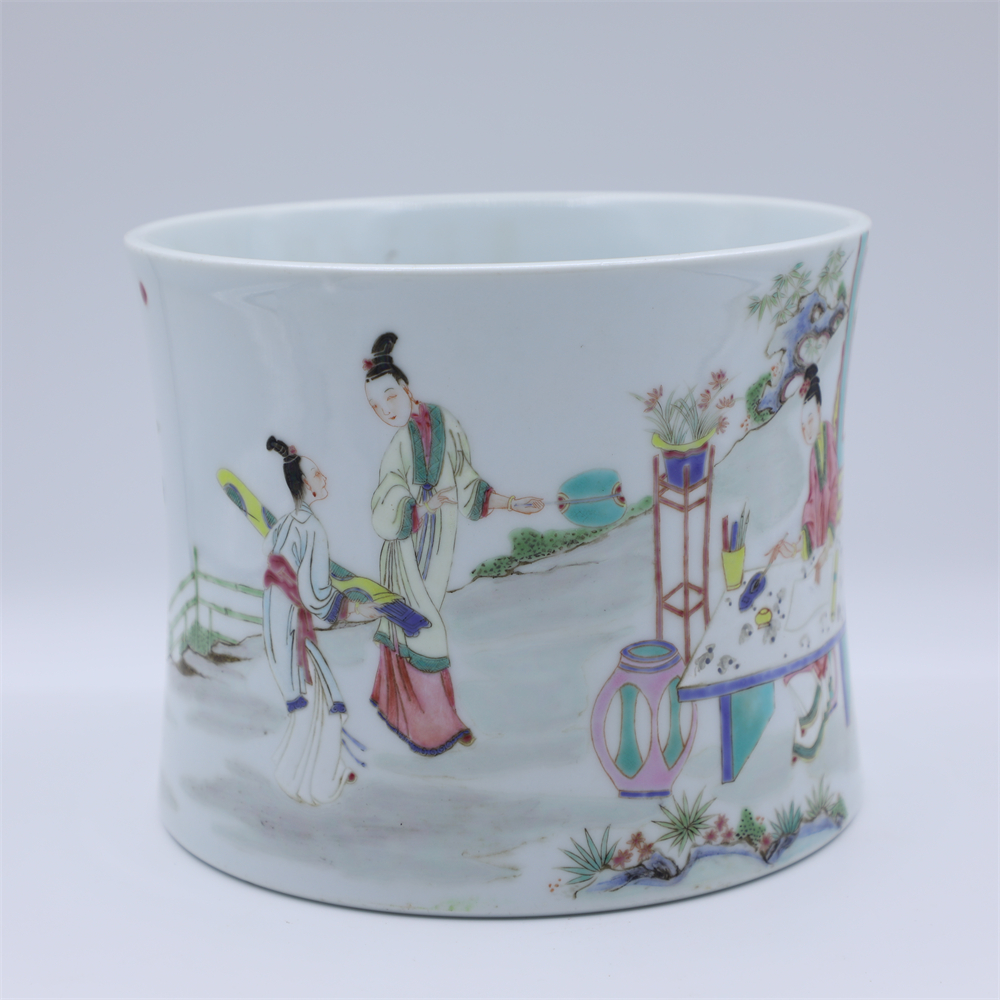 瓷器/粉彩仕女童子束腰笔海LOT3892