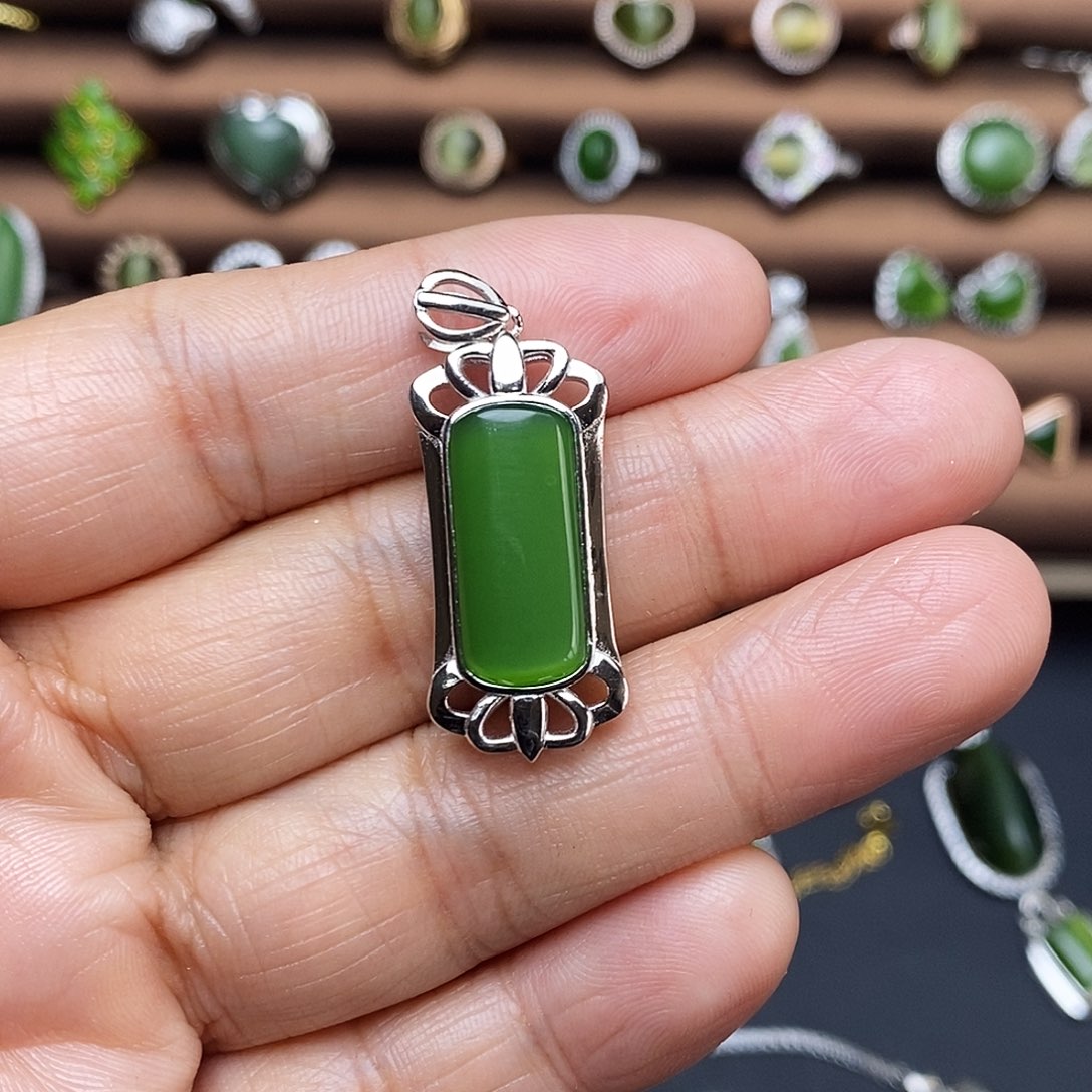 吊坠(赠链)银S925镶嵌和田玉（碧玉）