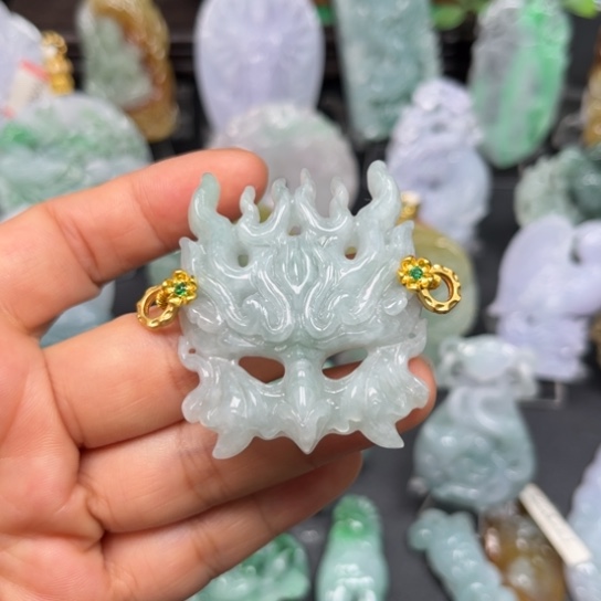 翡翠未镶嵌颈饰翡翠