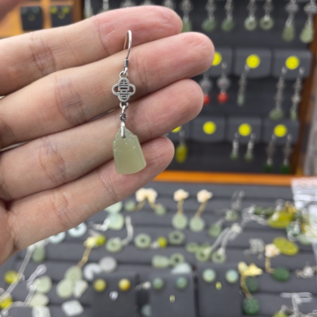 和田玉耳饰银S925镶嵌兰****纸