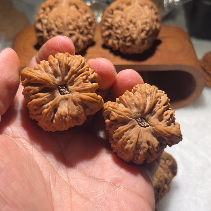 印***ヾ41尺寸三角凹底南疆石