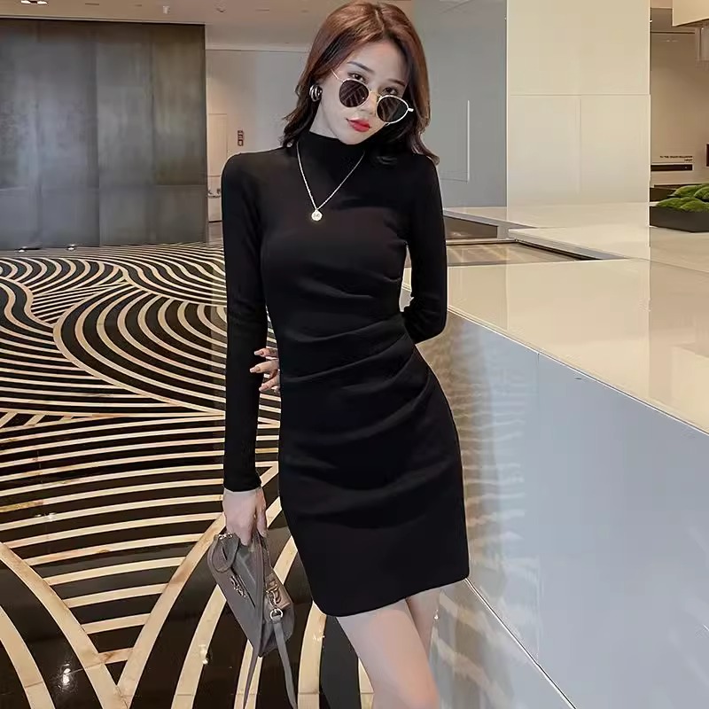 收腰显瘦打底连衣裙女2025秋冬新款褶皱加绒半高领修身内搭包臀裙