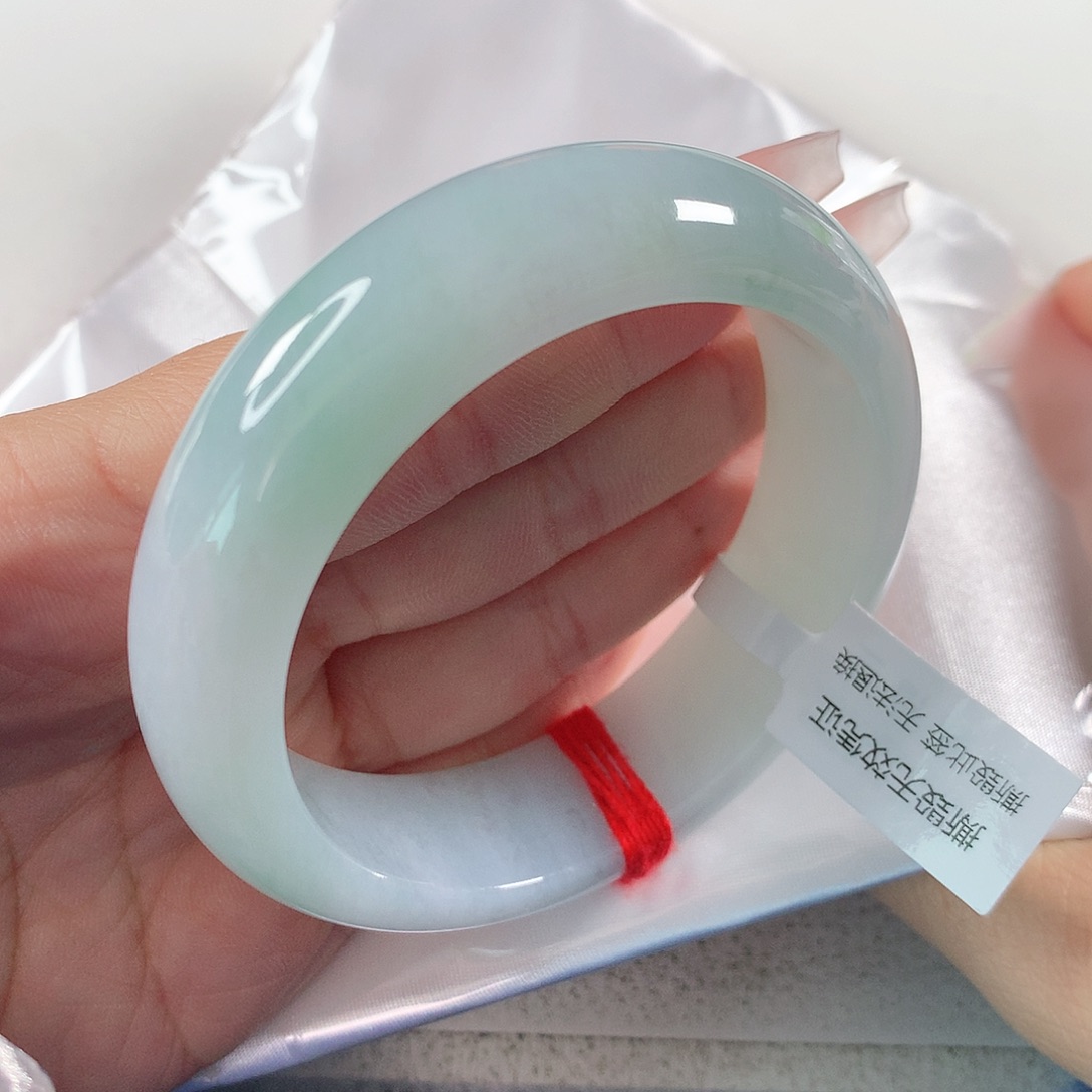 翡翠手镯未镶嵌①⑤④