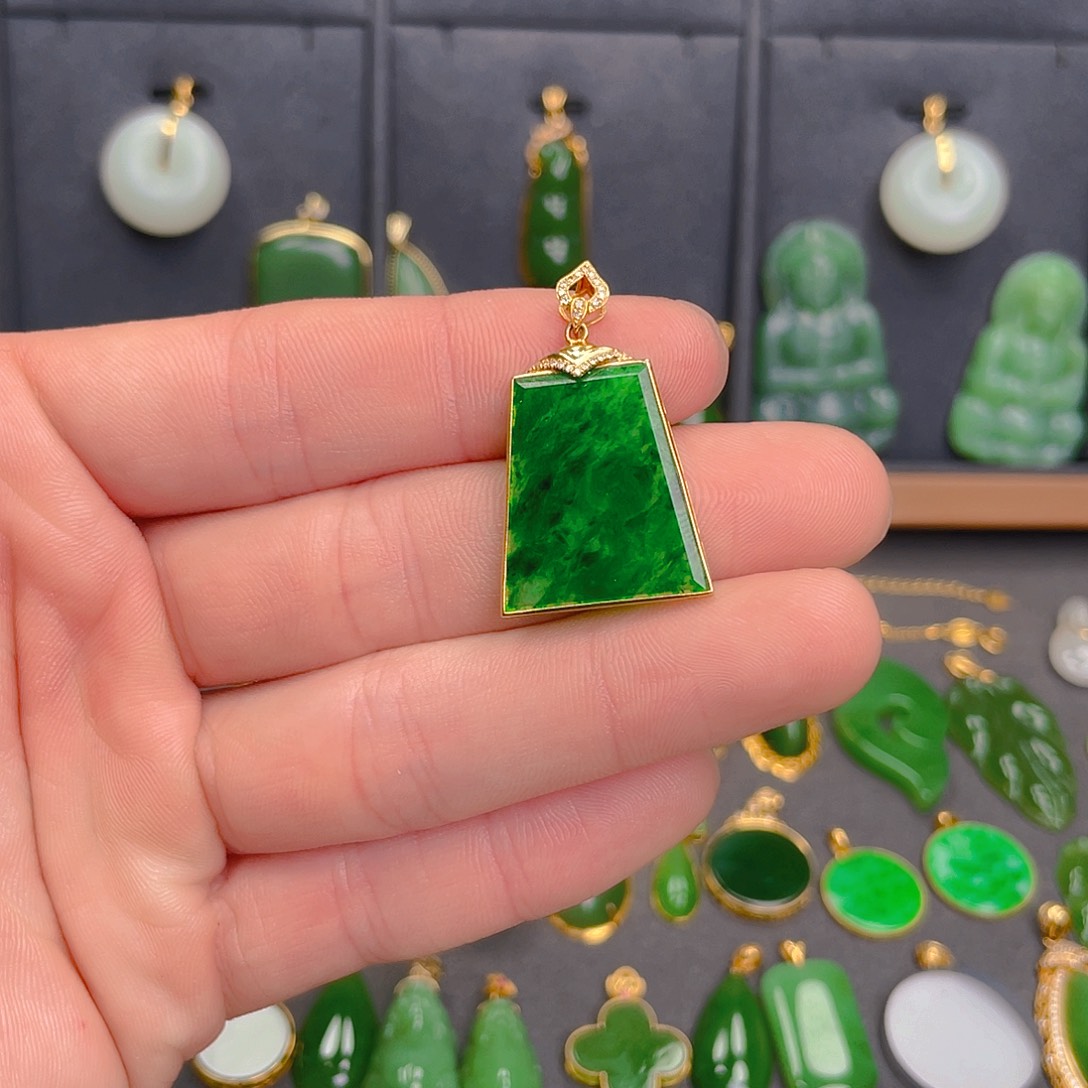 翡翠18K金镶嵌吊坠(不含链)