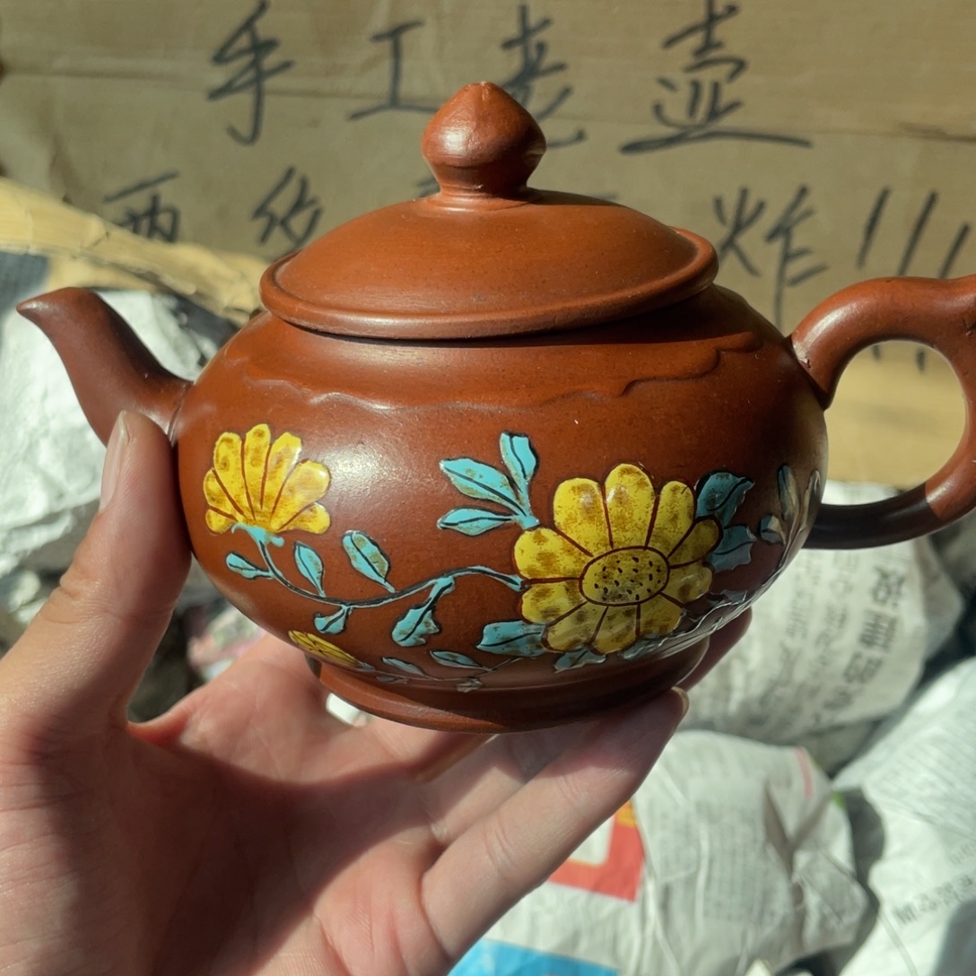 茶壶紫砂老厂紫砂壶一件。
