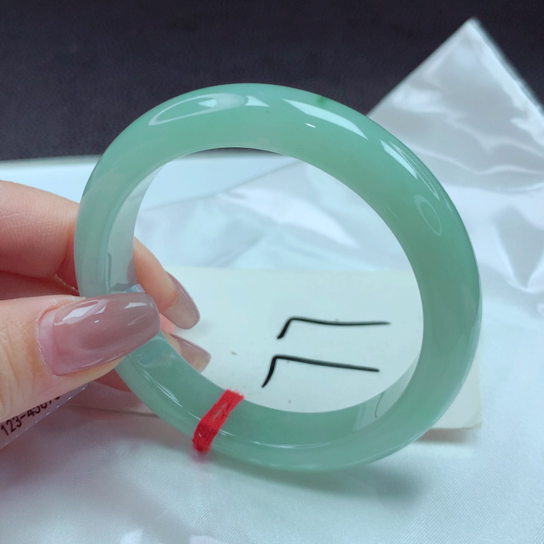 翡翠手镯未镶嵌手镯56