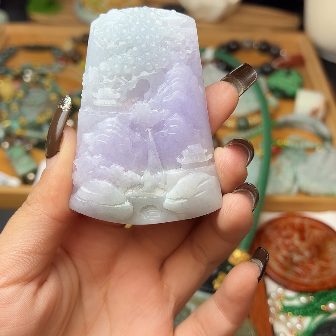 翡翠吊坠(赠链)未镶嵌果**花吊坠