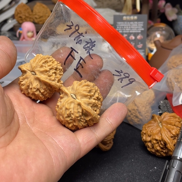 文玩核桃把件F****A龙珠