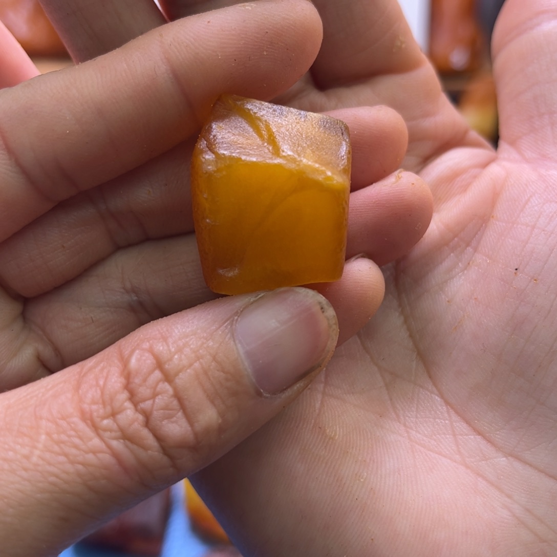 定制琥珀未镶嵌原石定制琥珀蜜蜡