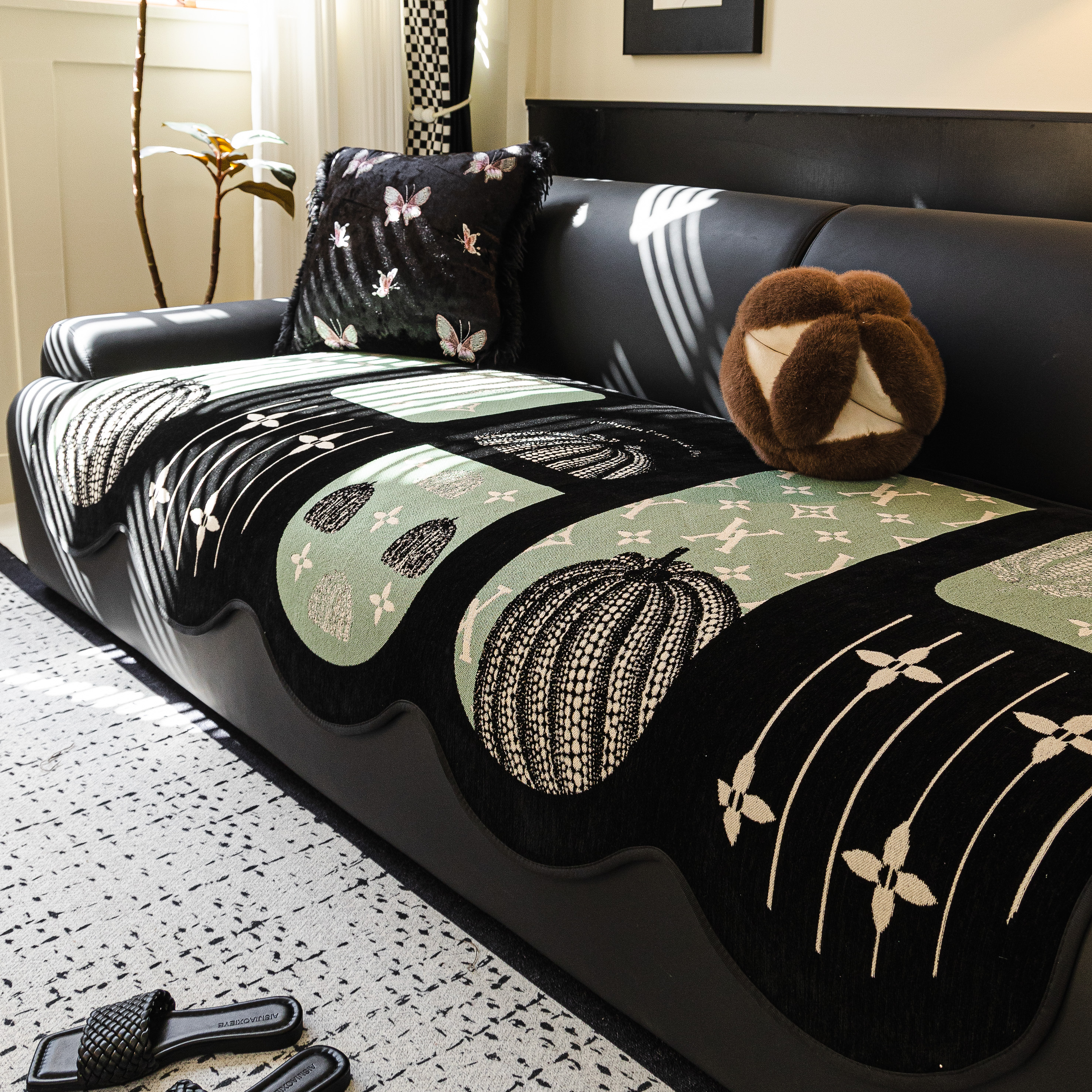 麦颜2025新款异形沙发垫四季通用轻奢高级感皮沙发专用防滑套