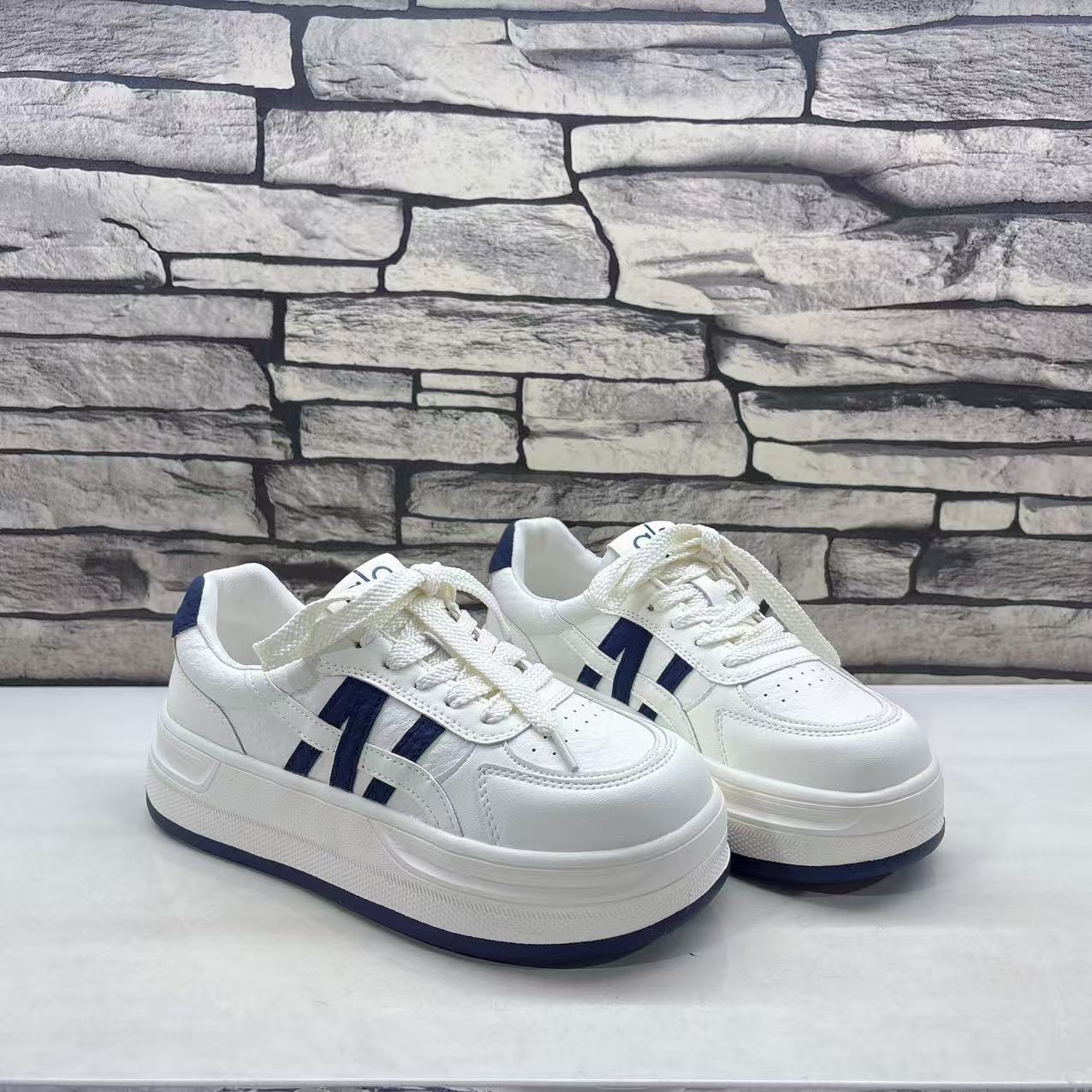 实体店 25新款休闲百搭板鞋学生时尚日常小白鞋潮流