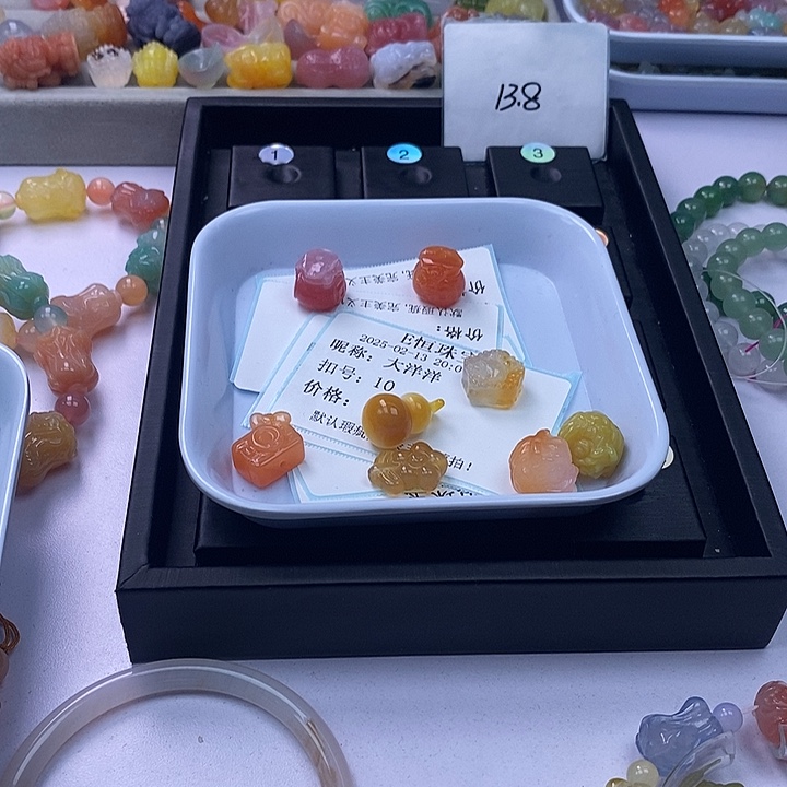 玛瑙/玉髓雕刻件未镶嵌大*洋