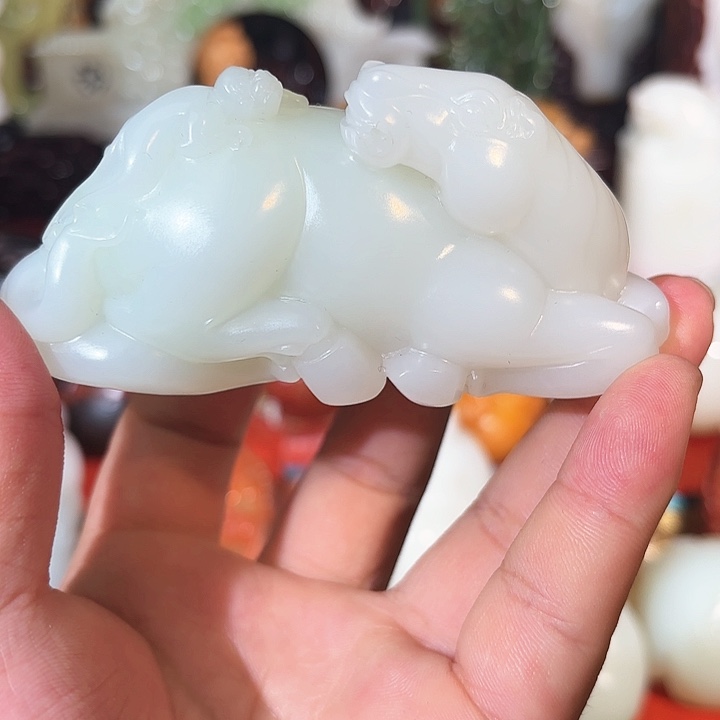 和田玉未镶嵌把件