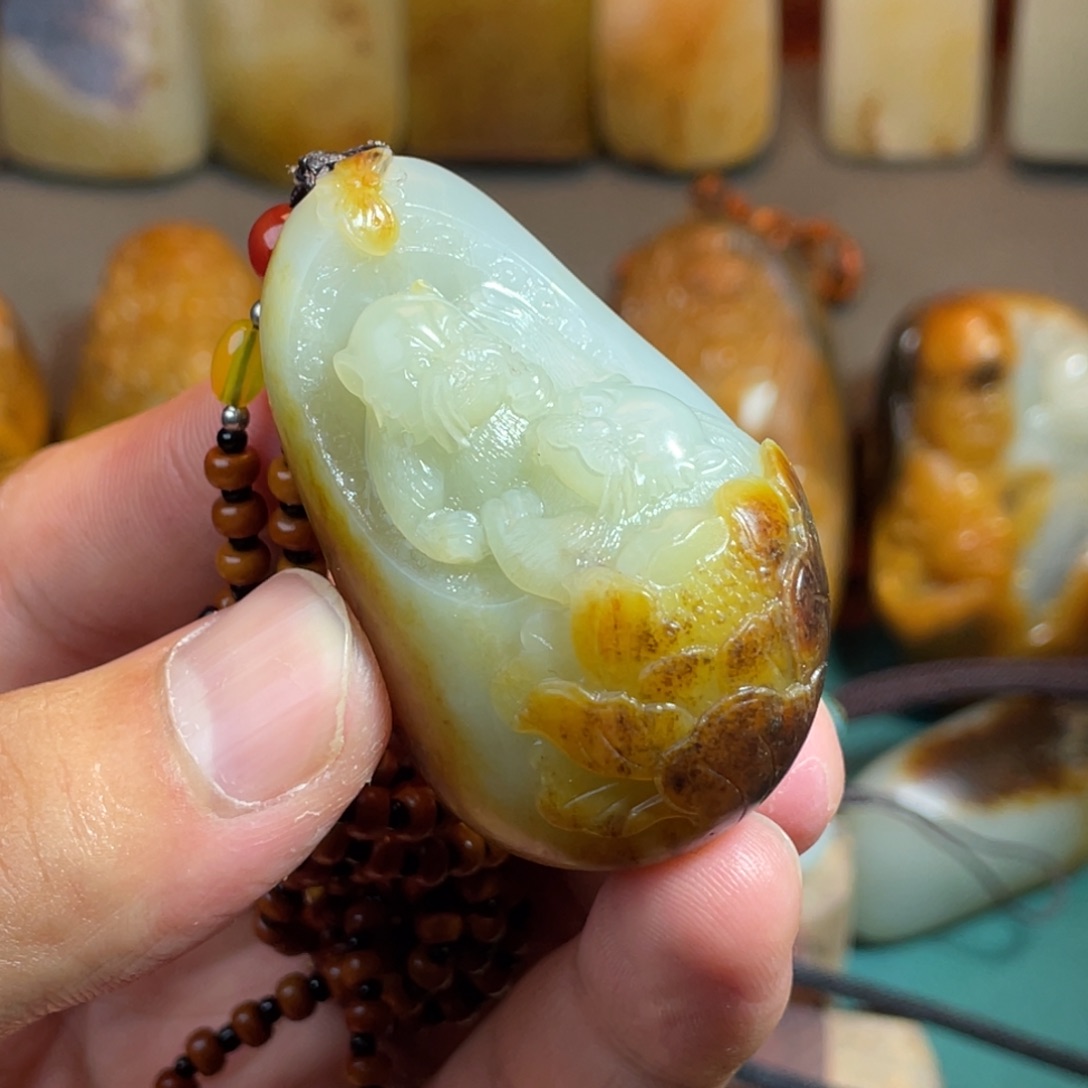 颈饰未镶嵌和田玉