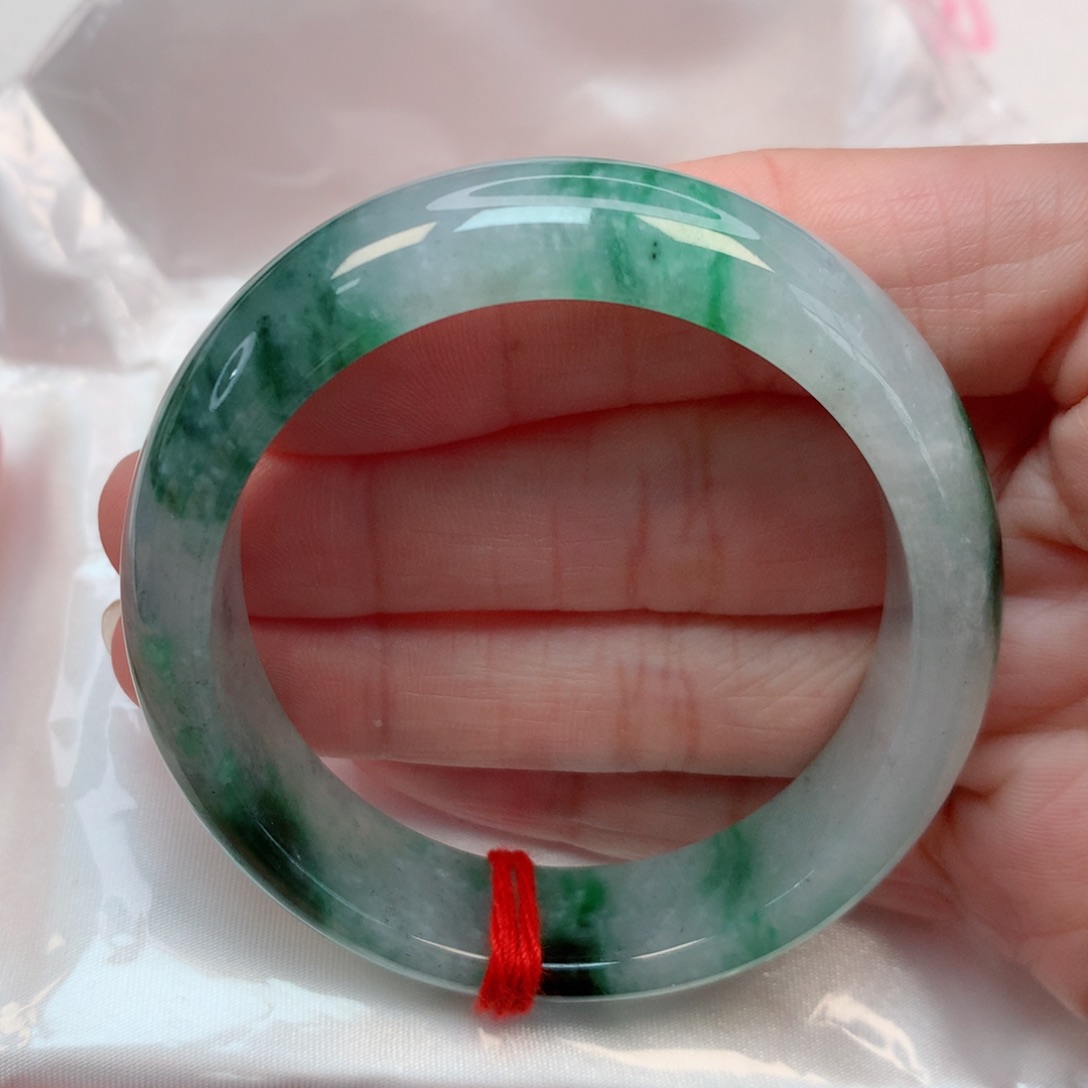 翡翠手镯未镶嵌53.9贵妃 冰飘绿花 撒乌鸡点