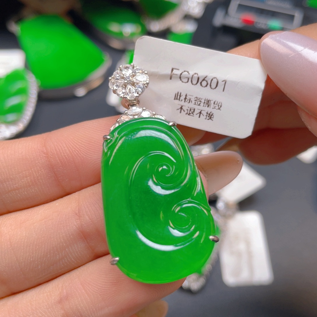 【闪购商品】颈饰银S925镶嵌翡翠棒*糖翡翠