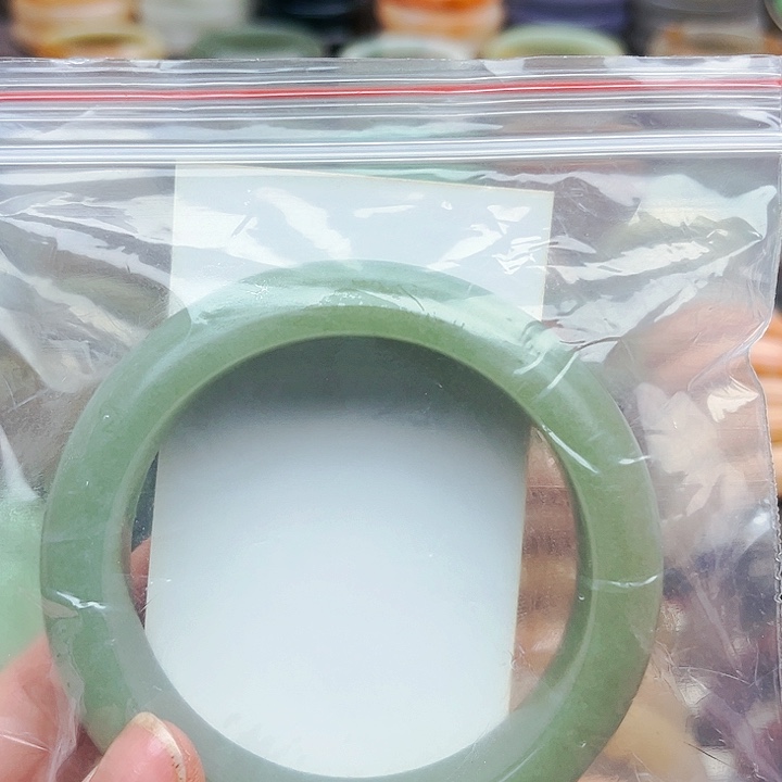 未镶嵌手镯（圆镯）石英质玉?****?