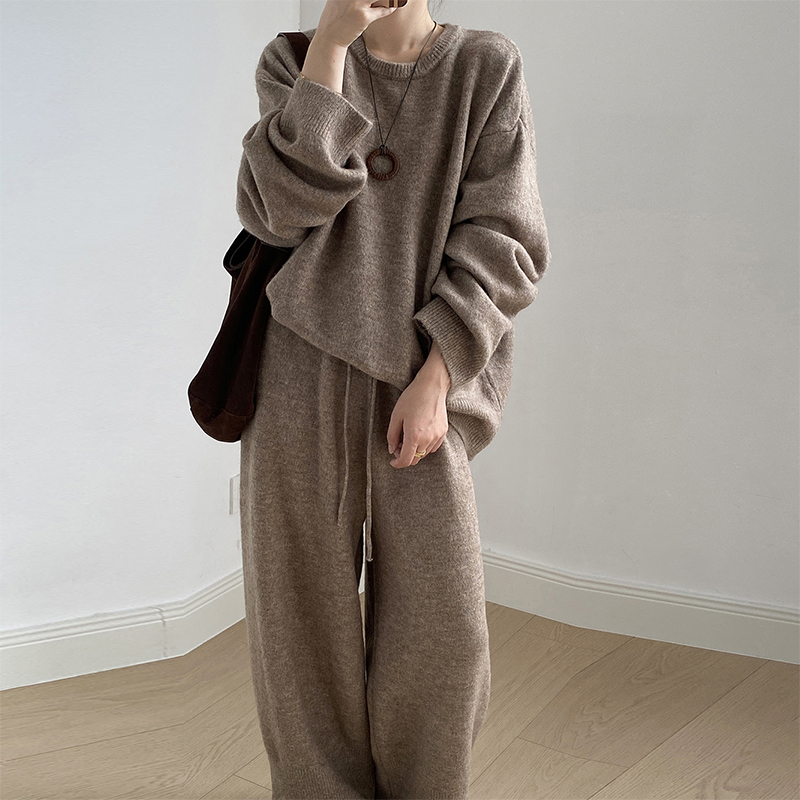 时尚套装灰色长袖秋冬毛衫套装打底女士针织纯色休闲