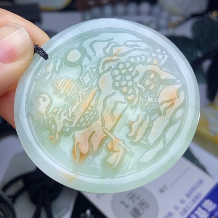 翡翠颈饰未镶嵌翡翠