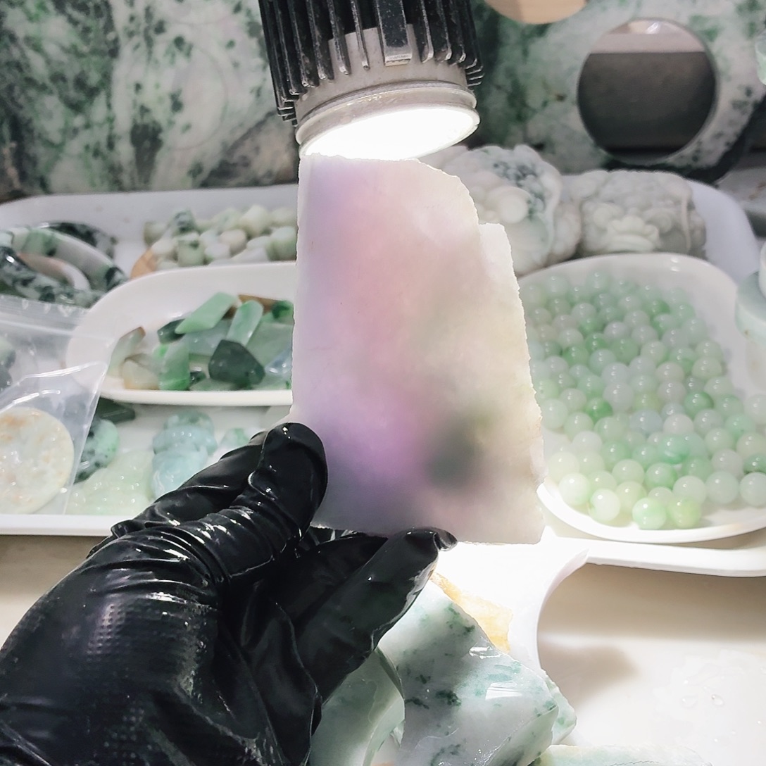 翡翠未镶嵌颈饰边角料