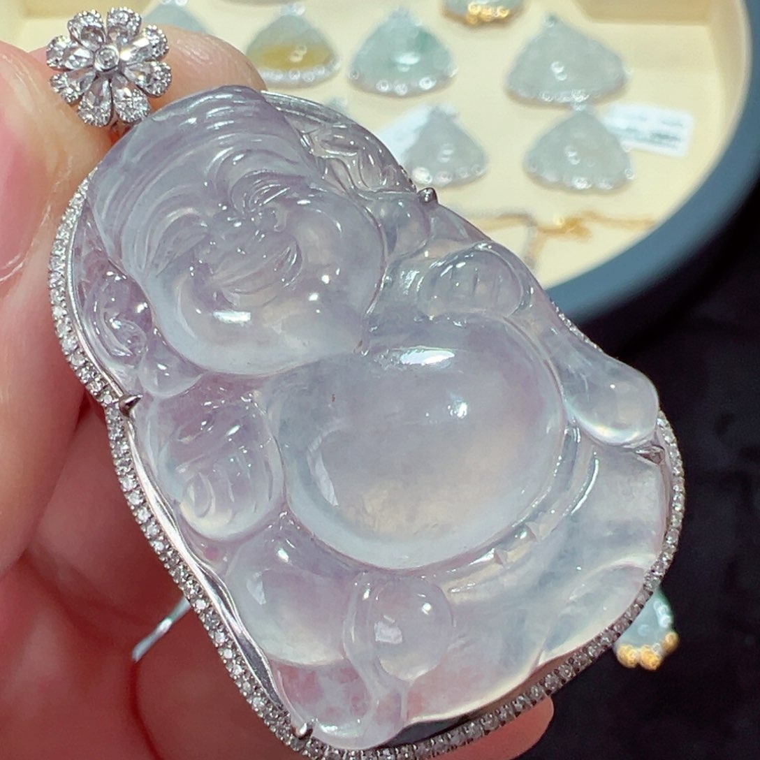 翡翠18K金镶嵌颈饰吊坠