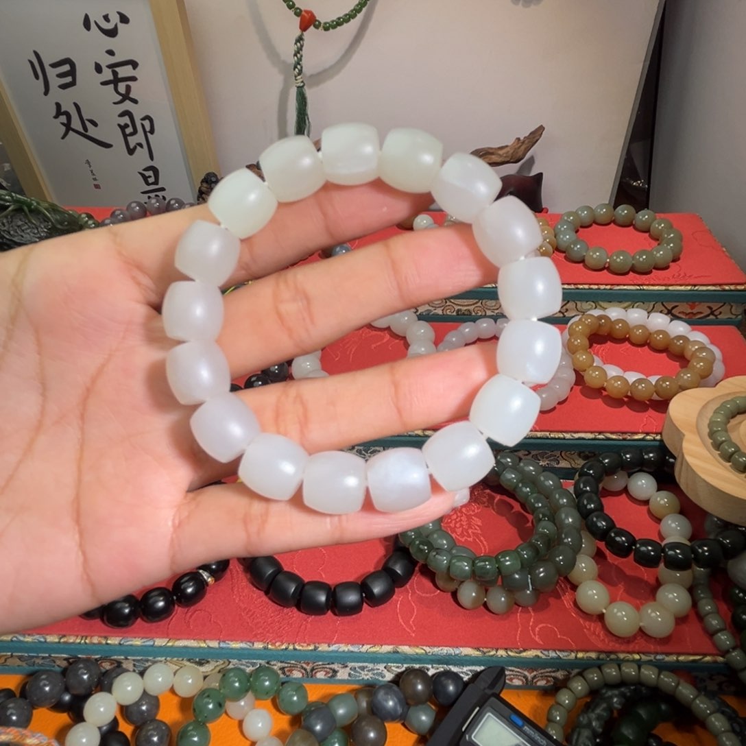 和田玉手链未镶嵌鸡*