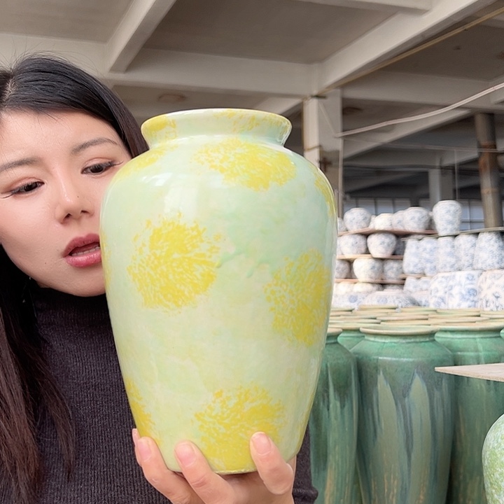 景德镇陶瓷花瓶工厂