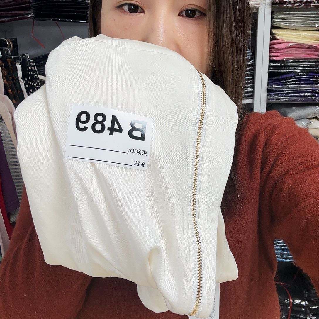 爱***货489白色帽衫瑕疵特价