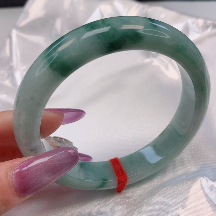 翡翠手镯未镶嵌57圈